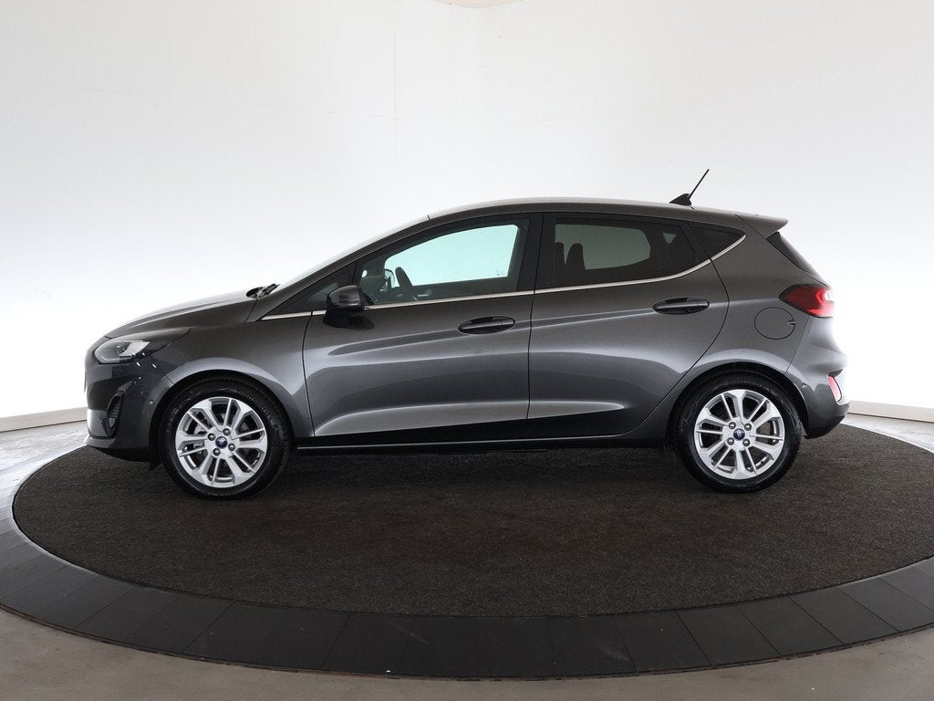 Ford Fiesta 1.0 EcoBoost Hybrid Titanium X | Winter Pack | W, Auto's, Ford, Stof, Gebruikt, 49 €/maand, Origineel Nederlands