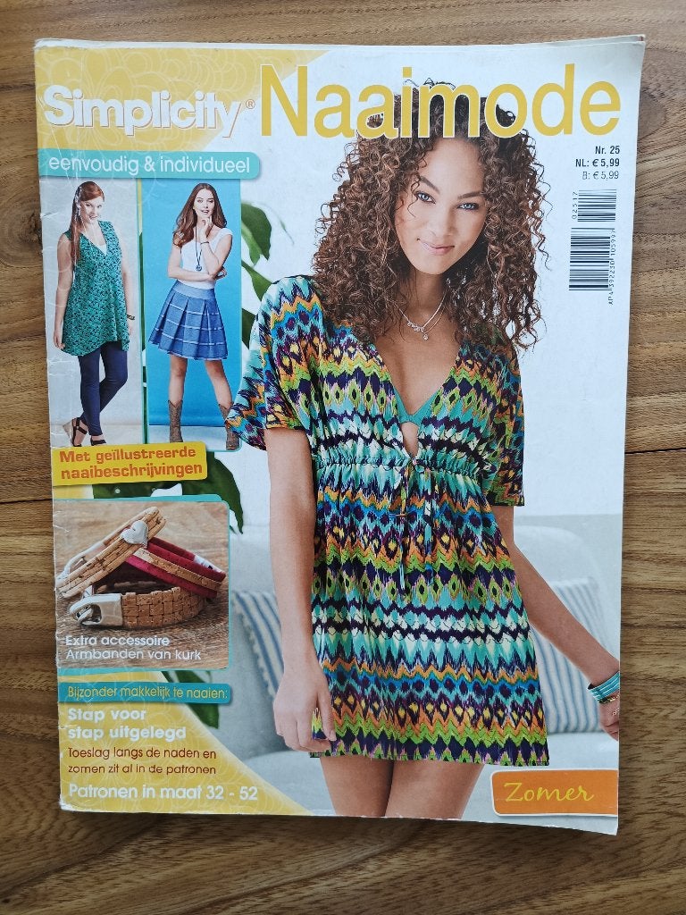 Simplicity naaimode 25 patronen in maat 32 - 52, Ophalen of Verzenden, Zo goed als nieuw, Vrouw, Overige merken