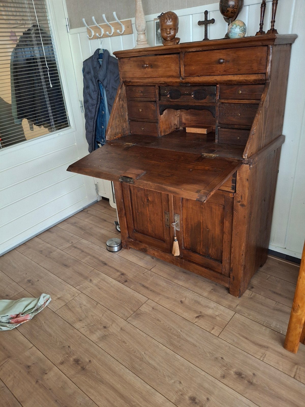 Oud  secretaire, Ophalen