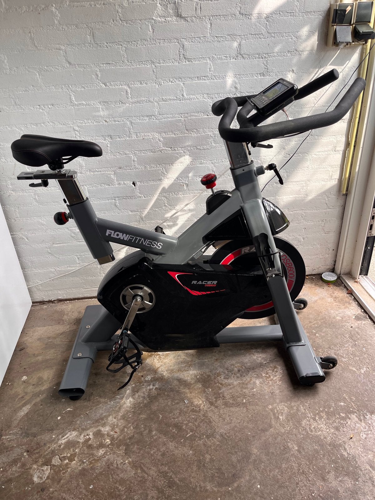 Flow Fitness Racer DSB600i Spinningfiets - Zo goed als nieuw, Ophalen, Spinningfiets, Zo goed als nieuw, Metaal