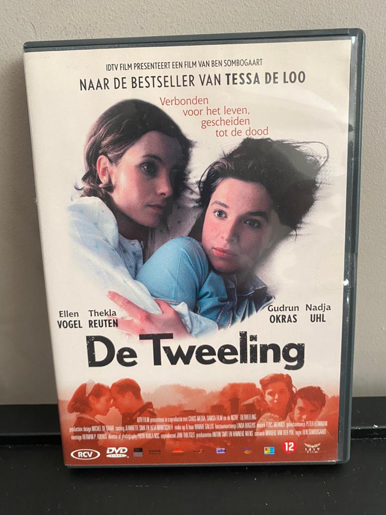 De Tweeling, Vanaf 12 jaar, Ophalen of Verzenden, Zo goed als nieuw, Drama