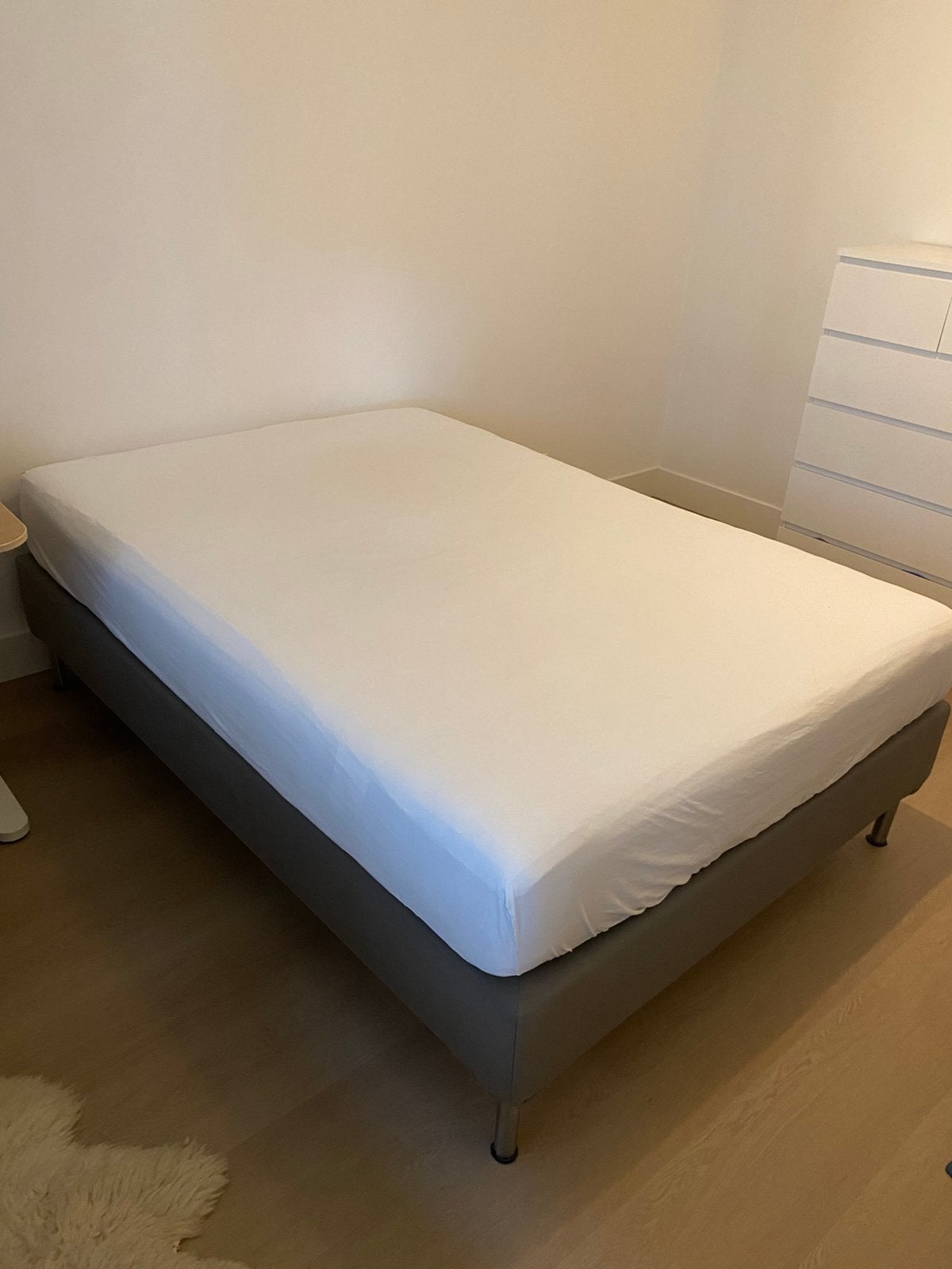 GRATIS IKEA boxspring 140x200 cm, Ophalen, Gebruikt, 140 cm, Twijfelaar