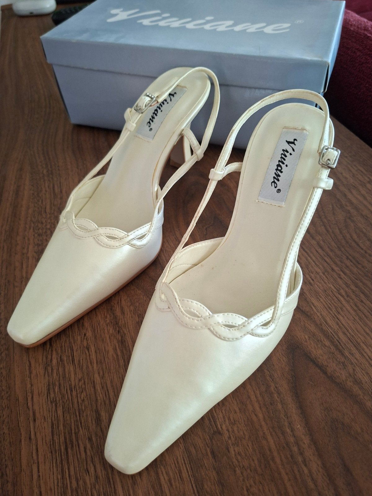 Viviane Crèmekleurige Pumps gebruikt, Beige, Ophalen of Verzenden, Viviane, Gedragen