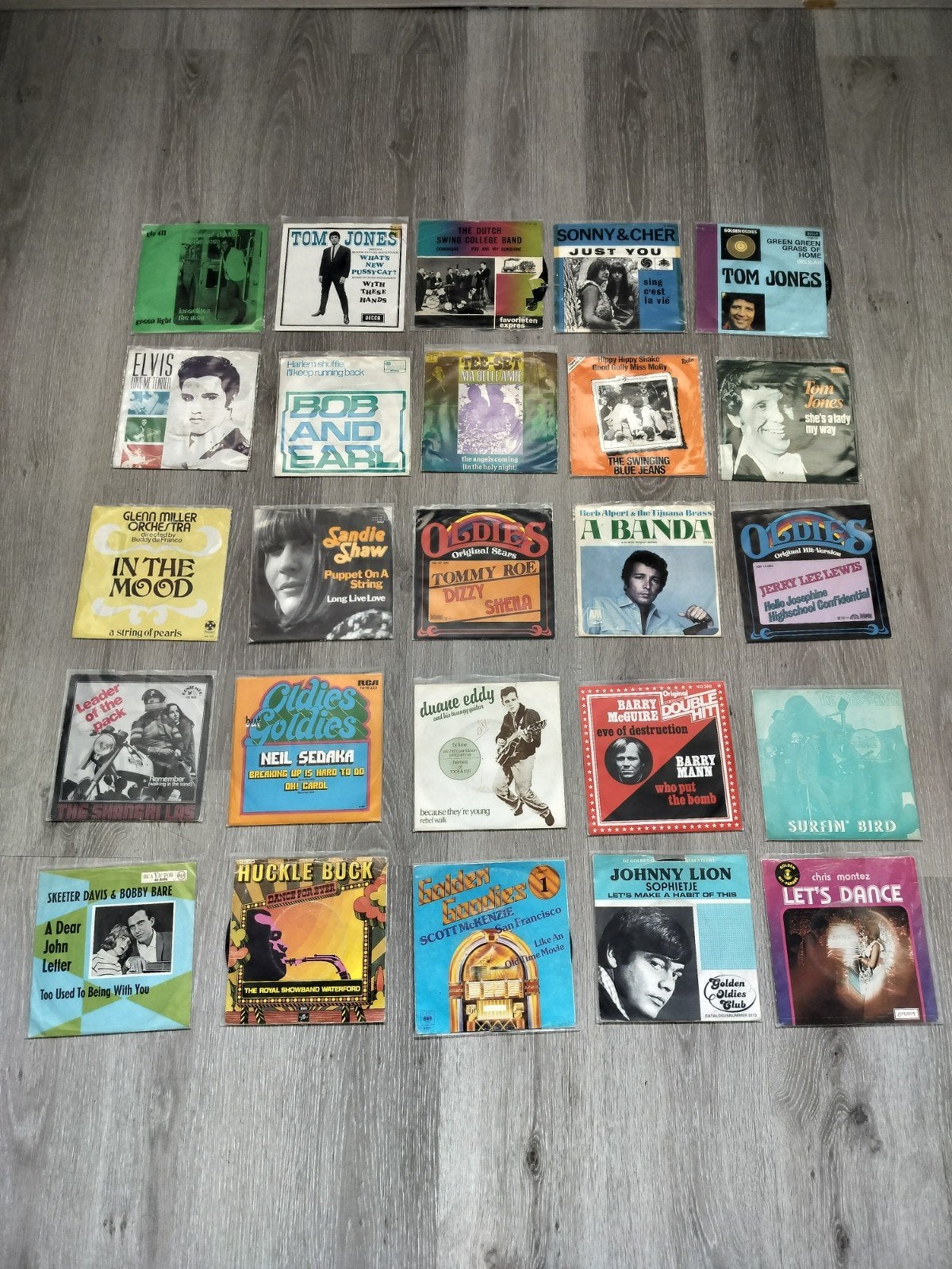 200 singels in een mooi koffer, Cd's en Dvd's, Vinyl | Pop, Ophalen of Verzenden