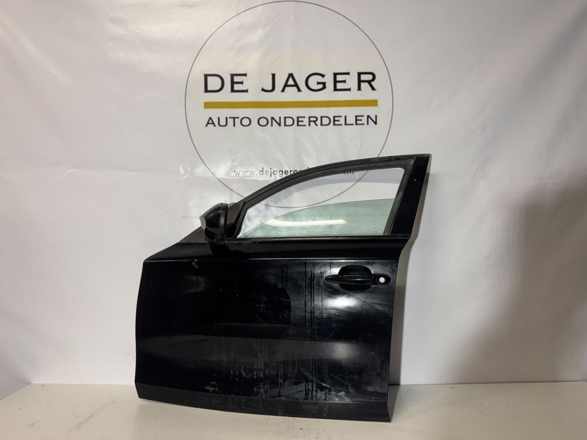 BMW 1 SERIE E87 DEUR PORTIER LINKS VOOR, Auto-onderdelen, Petuelring 130
80788  Munich, DE, Gebruikt, Deur, Info@bmw.de