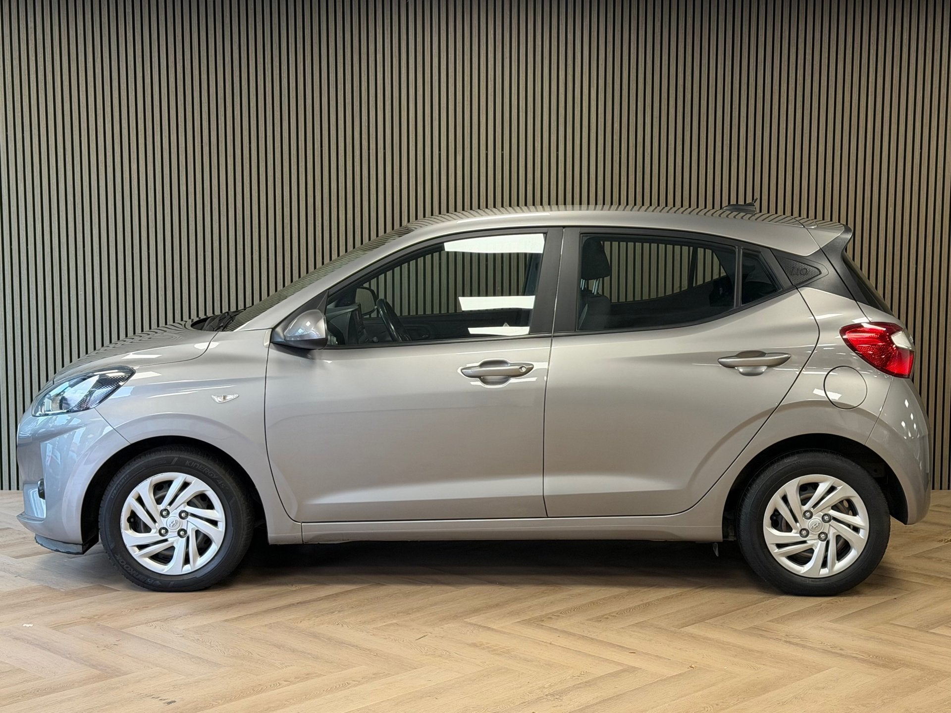 Foto 3 van Hyundai I10 1.0 Comfort AIRCO LANE-ASSIST BLUETOOTH STOEL-ST