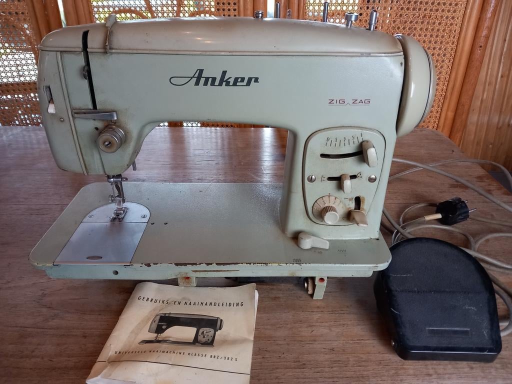 Vintage Anker Zig-Zag Naaimachine met Handleiding, Ophalen