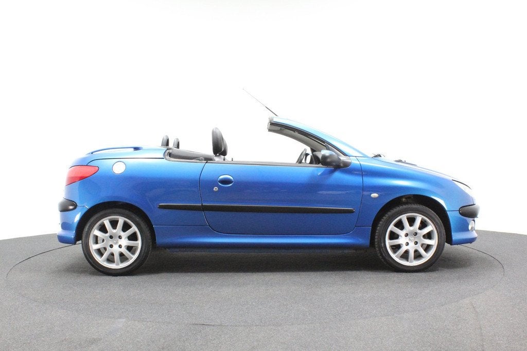 Peugeot 206 CC 2.0-16V | Climate control | Sportvelgen | Led, Auto's, Peugeot, 136 pk, Gebruikt, Zwart, 4 cilinders