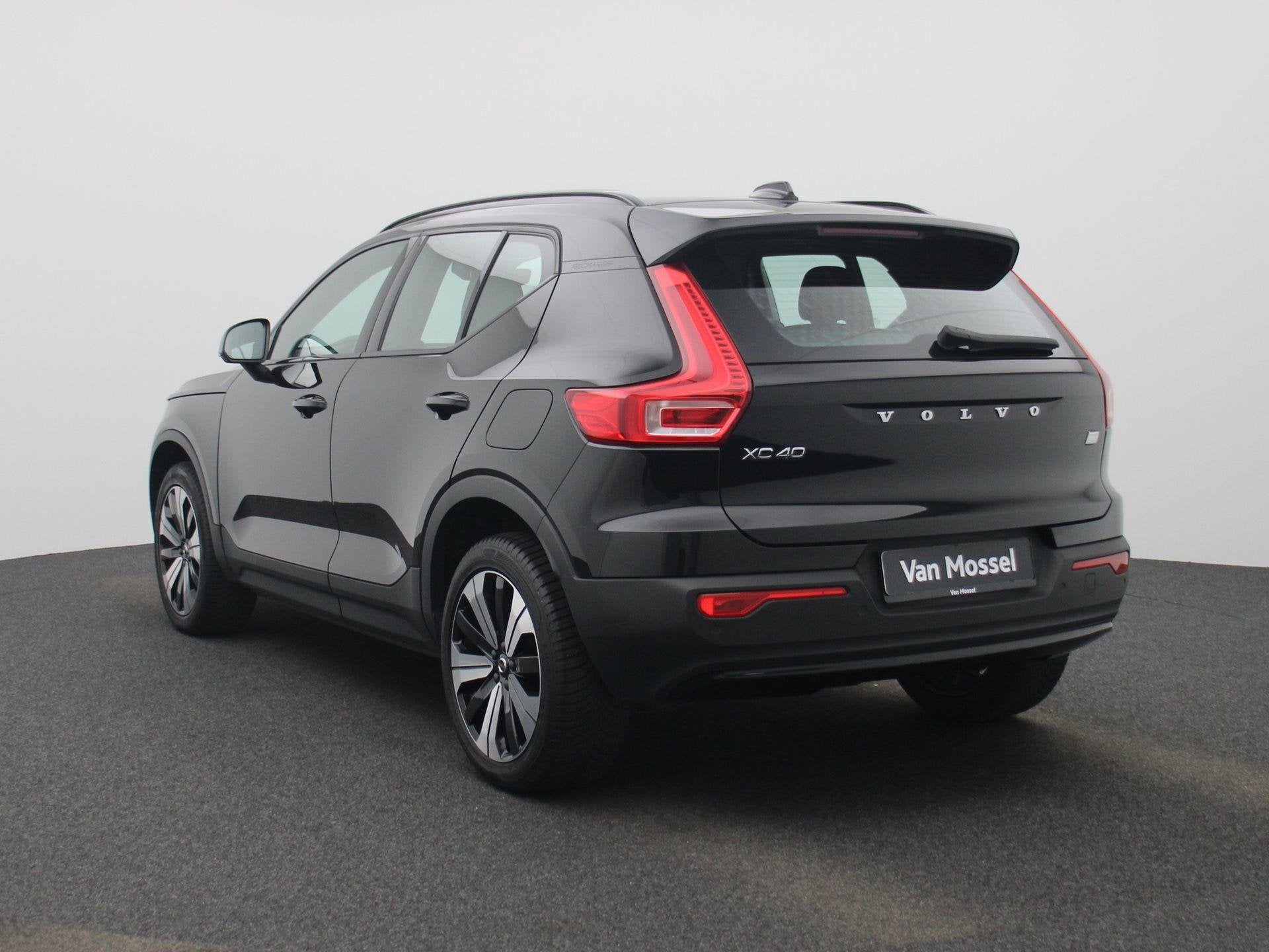 Volvo XC40 Recharge Core | Cruise Control | Achteruitrijcame, Auto's, Volvo, Gebruikt, Automatische klimaatregeling, Zwart, 420 min