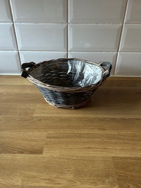 J11-rieten mandje doorsnede 24cm hoogte 10cm, Ophalen of Verzenden, Gebruikt