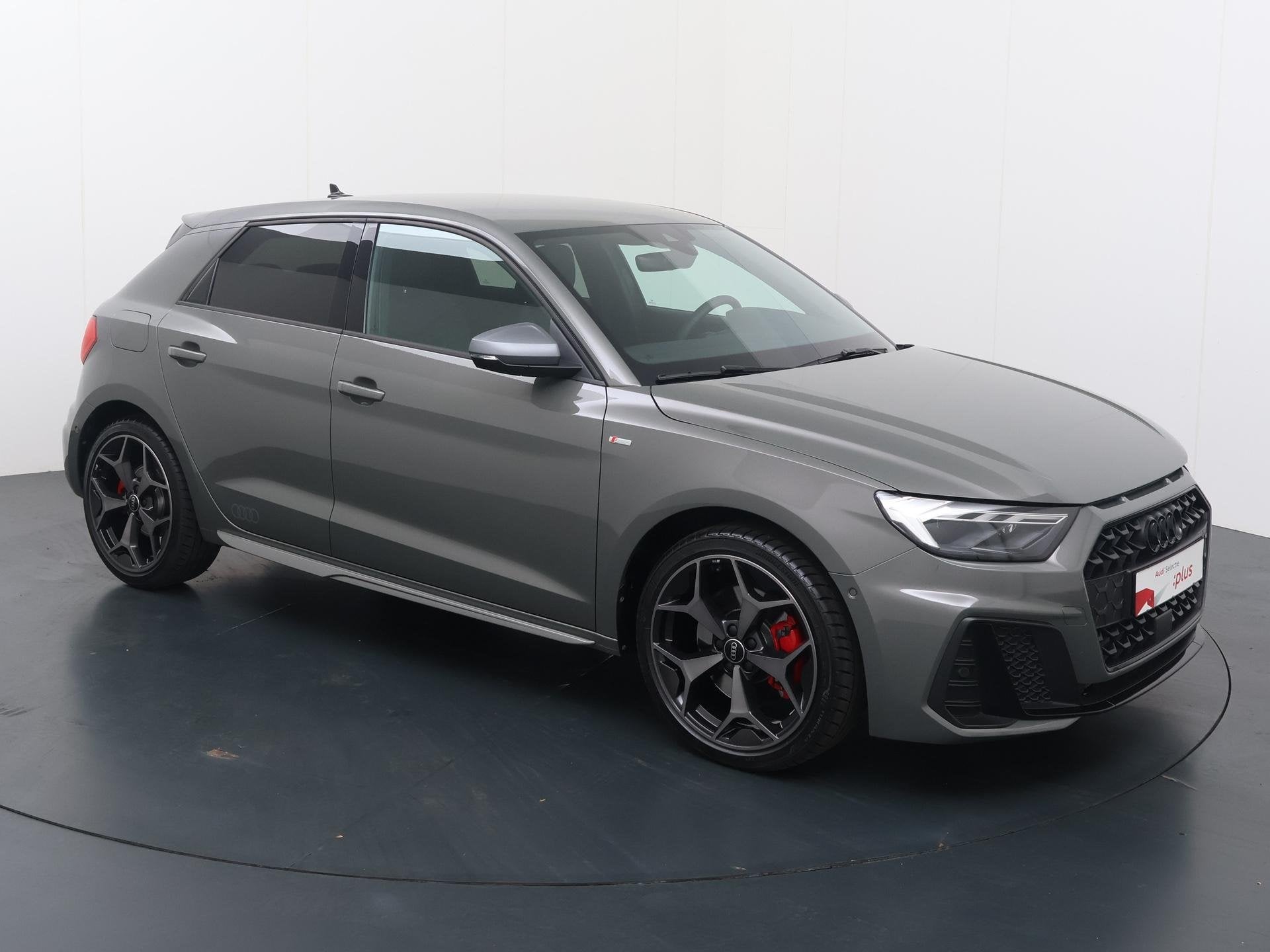 Audi A1 Sportback 40 TFSI S edition | 207 PK | Automaat | Ad, Auto's, Audi, 4 cilinders, Bedrijf, Audi Selectie :plus, Zilver of Grijs