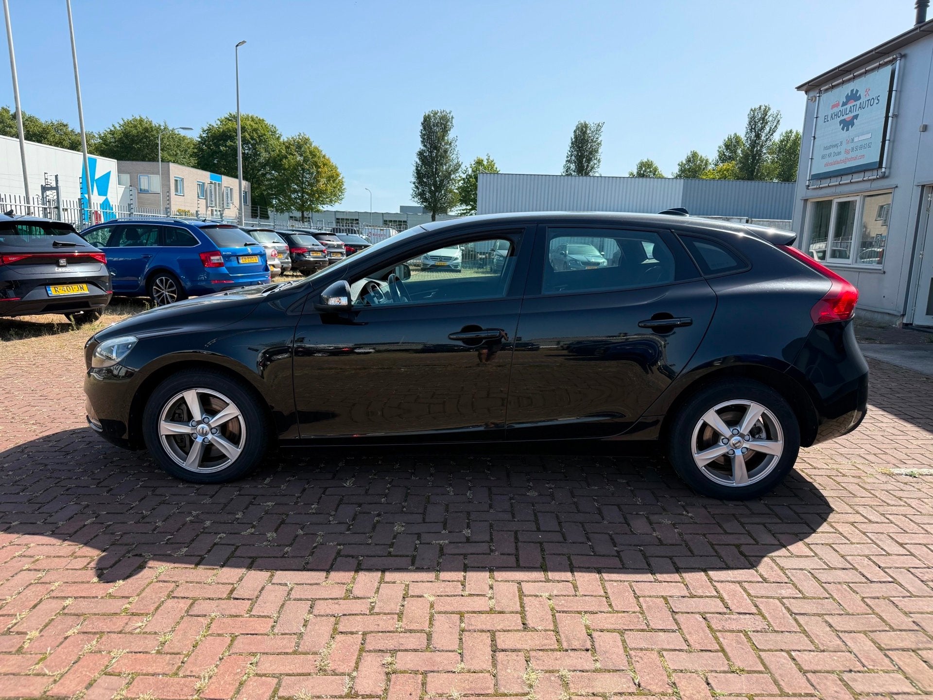 Volvo V40 2.0 D2 Momentum Export, Auto's, Volvo, Stof, Gebruikt, 4 cilinders, Automatische klimaatregeling