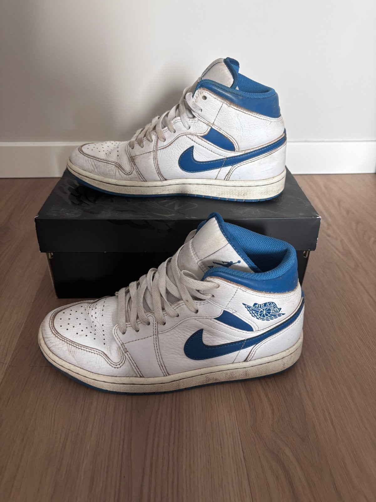 Air Jordan 1 Mid blauw maat 41 met doos, Kleding | Heren, Blauw, Ophalen of Verzenden, Sneakers of Gympen, Gedragen