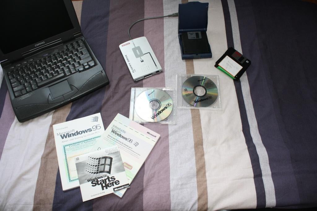 Compaq Armada 1590DT + Windows CD-ROM 95 & 98 OEM, Computers en Software, Vintage Computers, Ophalen