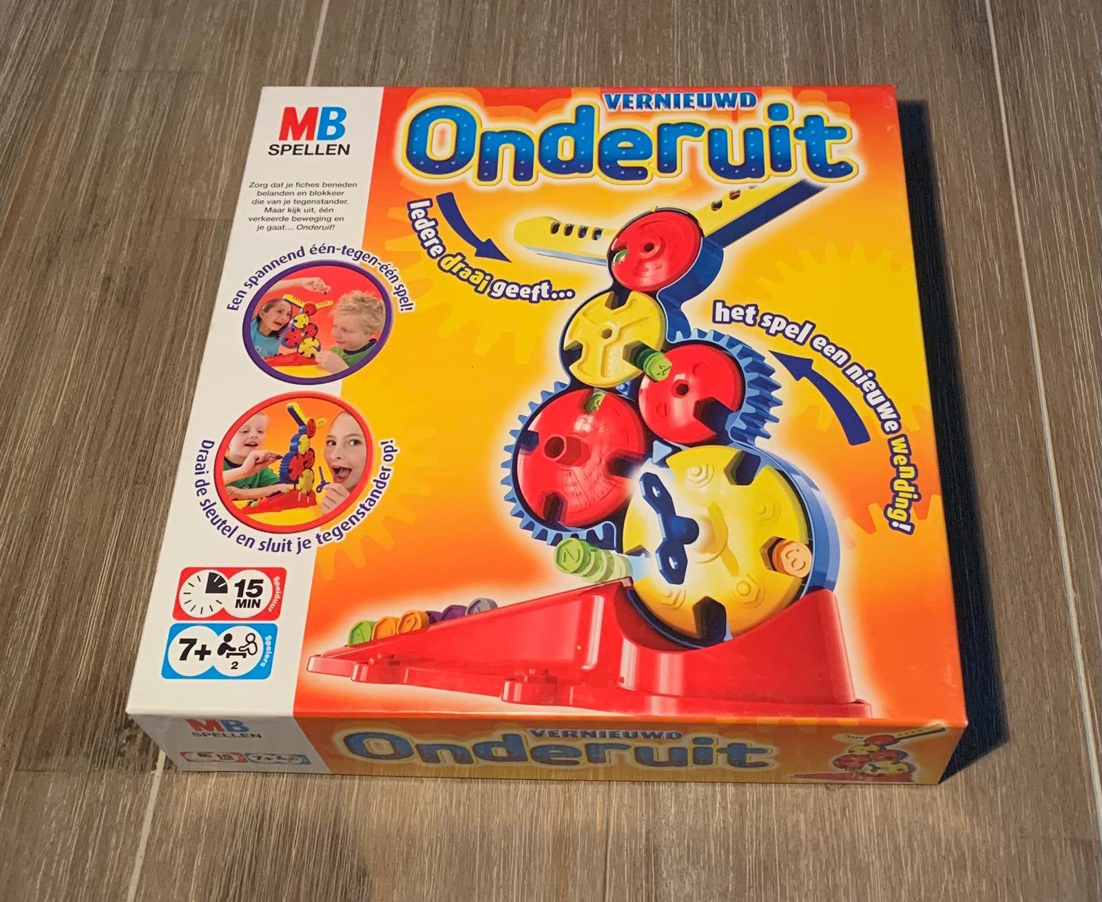 Onderuit, Klassiek strategisch spel van MB Spellen, Een of twee spelers, Ophalen of Verzenden, Zo goed als nieuw, MB Spellen