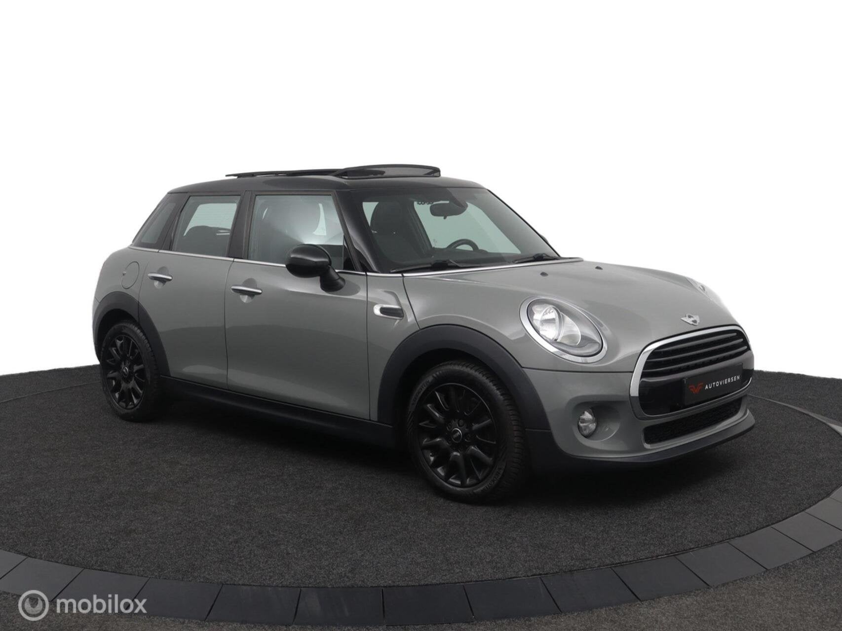 Mini 5-Deurs 1.5 Cooper Business | PANO | NAVI | CRUISE| CLI, Gebruikt, Euro 6, 49 €/maand, Origineel Nederlands