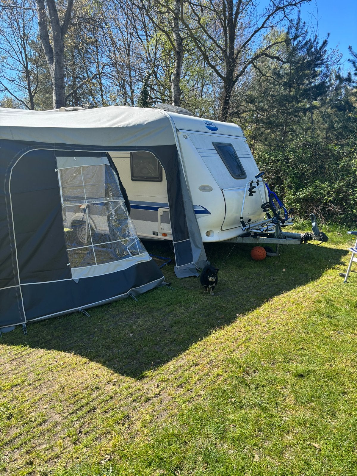 Hobby De Luxe Easy 460 - Bouwjaar 2003, Vast bed, Rondzit, Hobby, Particulier