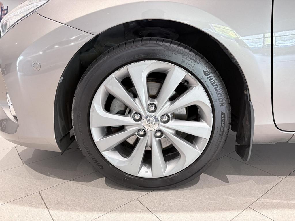 Toyota Auris 1.8 Hybrid Lease Pro Achteruitrijcamera | Bi-Xe, 136 pk, Gebruikt, 4 cilinders, Leder en Stof