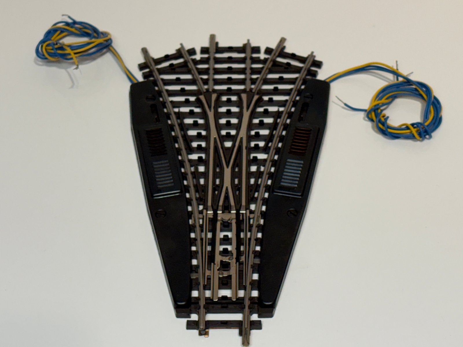 Marklin H0 2270 elektrische driewegwissel K-rails, Wisselstroom, Verzenden, Rails, Zo goed als nieuw