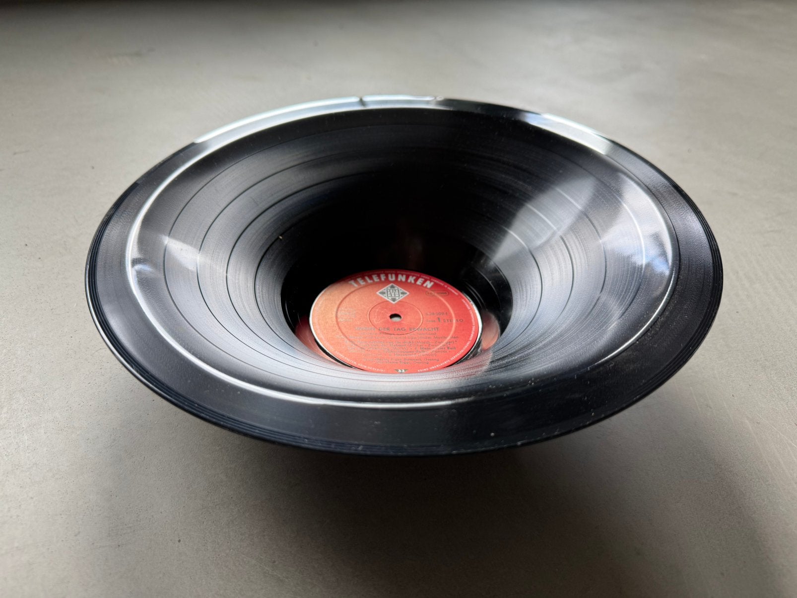 Record Bowl, Schaal / kom van LP Modern industrieel handmade, Kunststof, Schaal, Rond, Nieuw