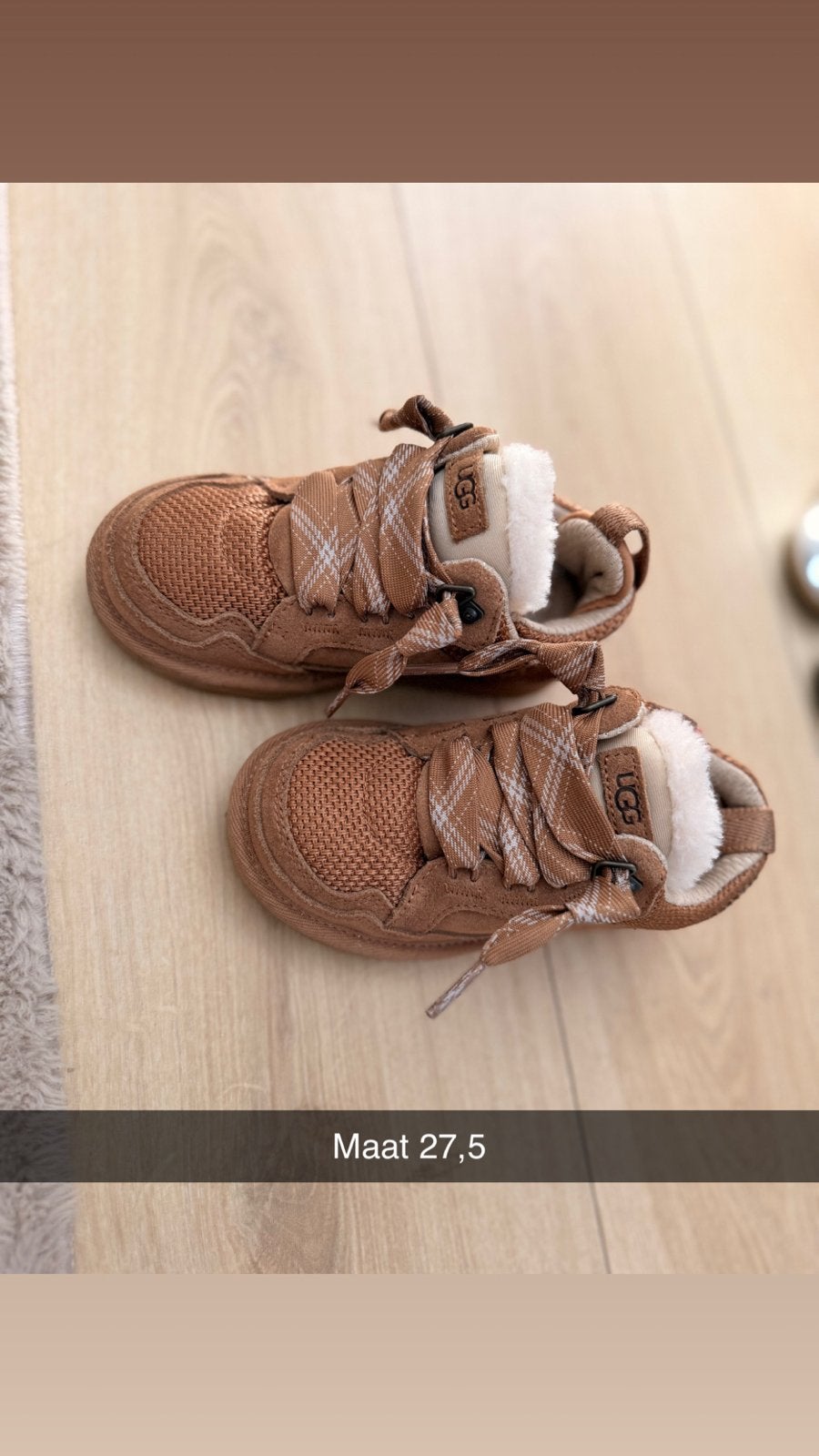 UGG Kinder sneakers maat 27,5 NIEUW ongedragen, Ophalen, Zo goed als nieuw, Jongen of Meisje, Schoenen