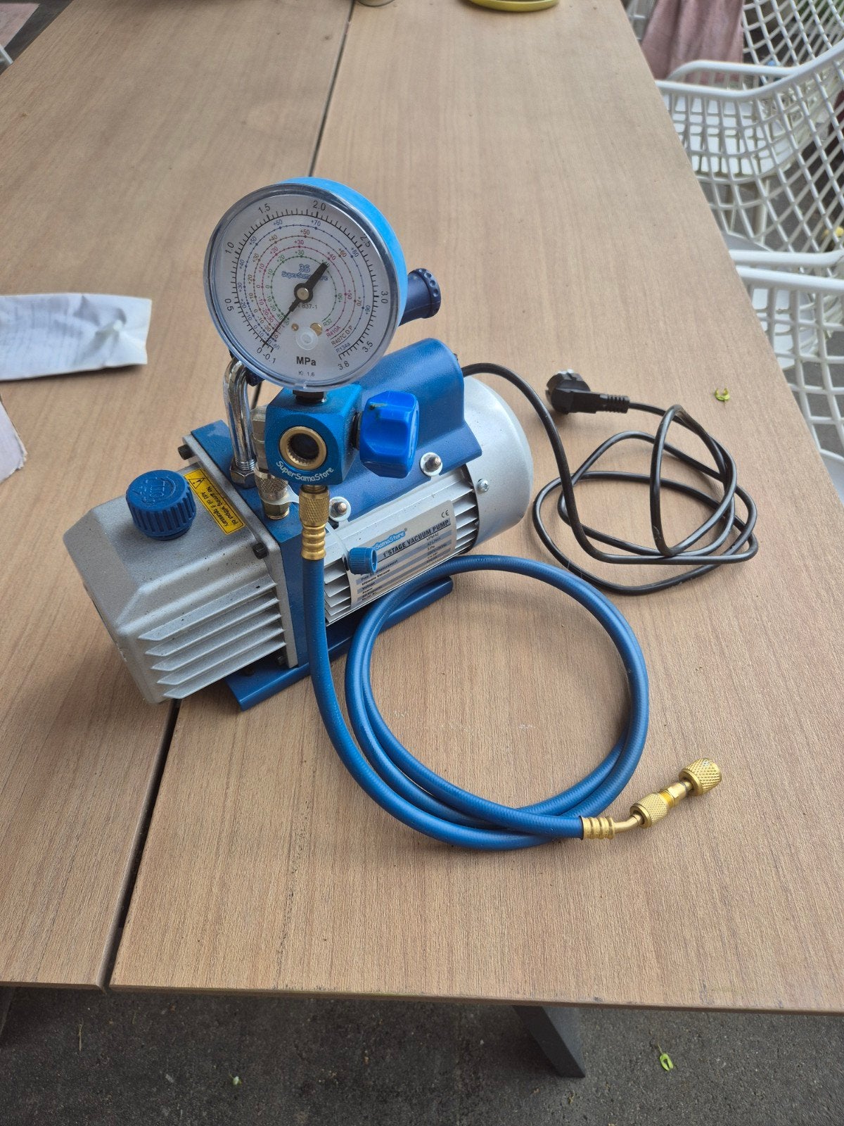 SuperSamaStore 1 Stage Vacuümpomp VPM42 met Manometer, Doe-het-zelf en Verbouw, Compressors, Ophalen, Gebruikt, Minder dan 200 liter/min