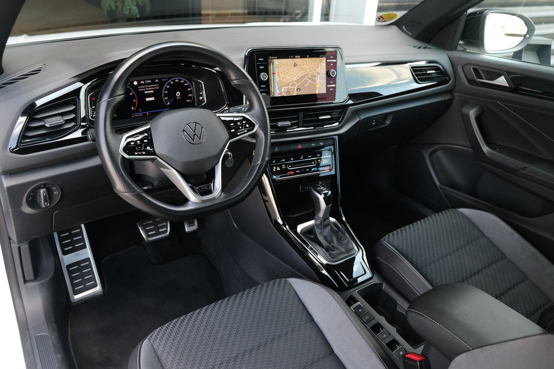 Volkswagen T-Roc Cabrio 1.5 TSI 2x R-Line DSG Facelift IQ Le, Adaptive Cruise Control, 4 cilinders, Wit, Origineel Nederlands