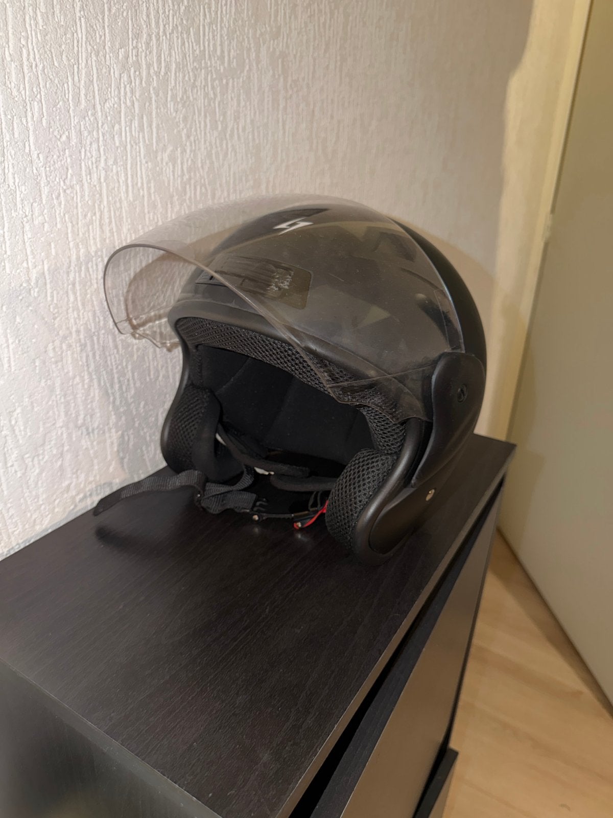 Scooter helm zwart maat M - Gedragen, nog erg goed, Fietsen en Brommers, Ophalen of Verzenden, Gebruikt, Medium