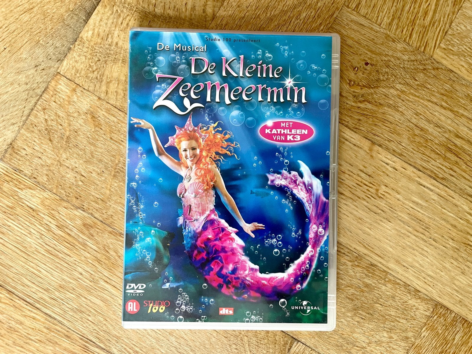 Studio 100 Musical: Kleine Zeemeermin (nette staat, met NL), Cd's en Dvd's, Alle leeftijden, Zo goed als nieuw, Concert, Ophalen of Verzenden