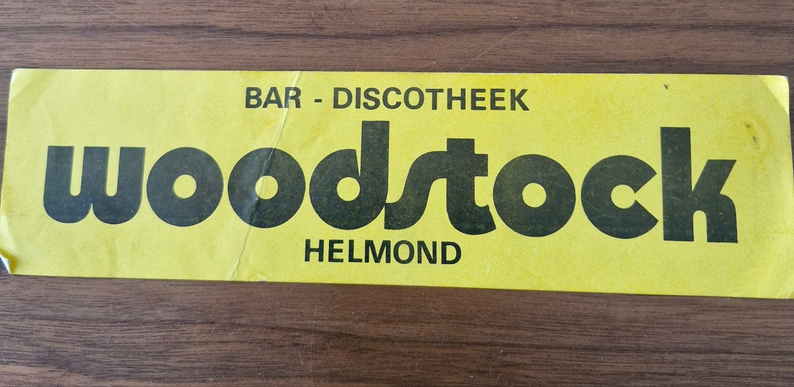 10330 Vintage Woodstock Helmond Bar - Discotheek Sticker, Verzamelen, Ophalen of Verzenden, Gebruikt