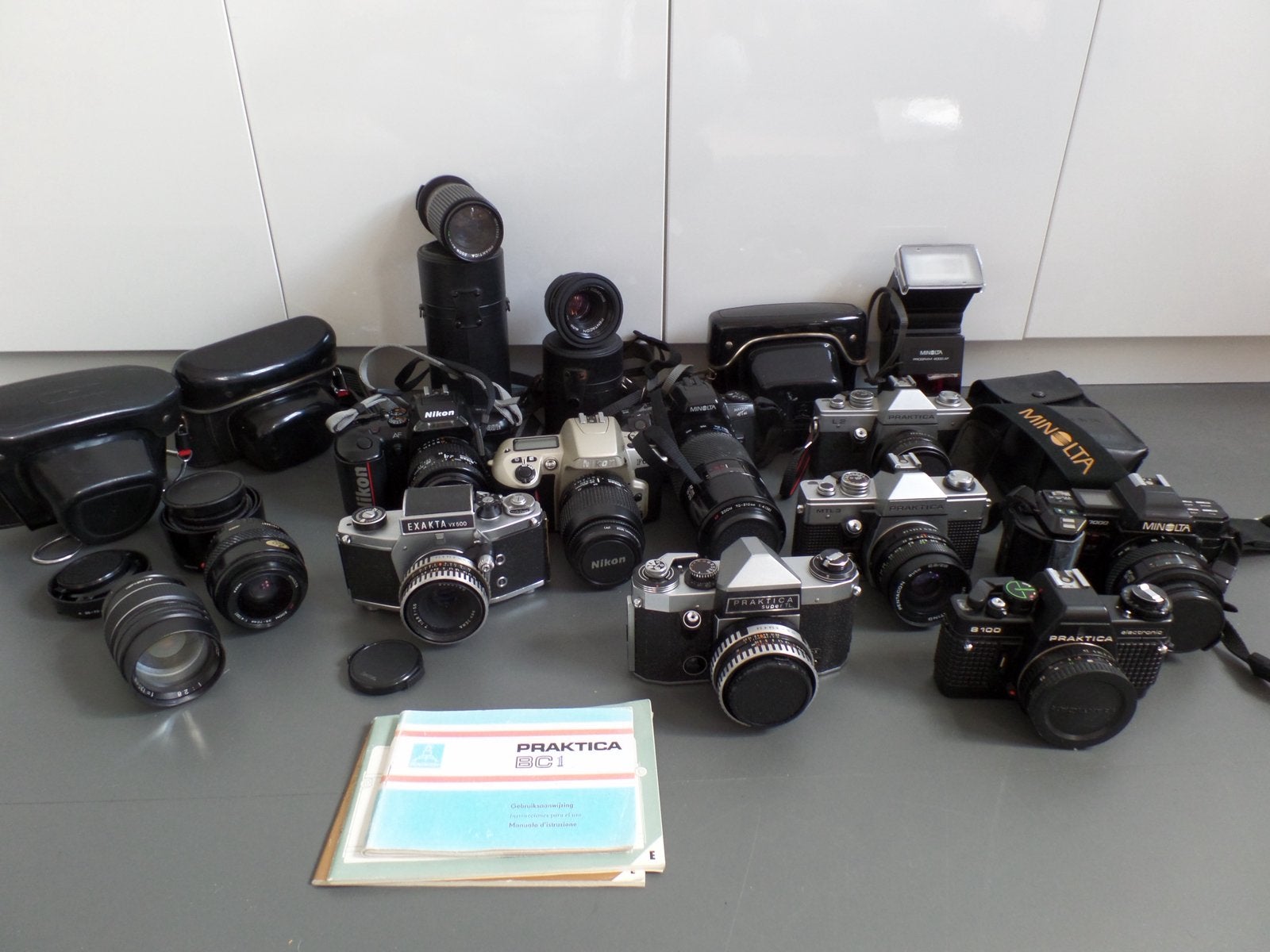 9 spiegelreflex camera’s Nikon, Minolta, Praktica, Exakta, Ophalen of Verzenden, Gebruikt, Spiegelreflex, Nikon