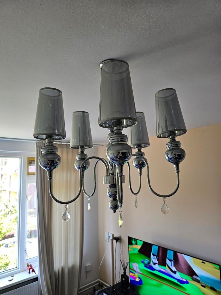 Moderne kroonluchter met 5 lampen en grijze kappen, Ophalen of Verzenden, Zo goed als nieuw, Glas, Modern, Chique