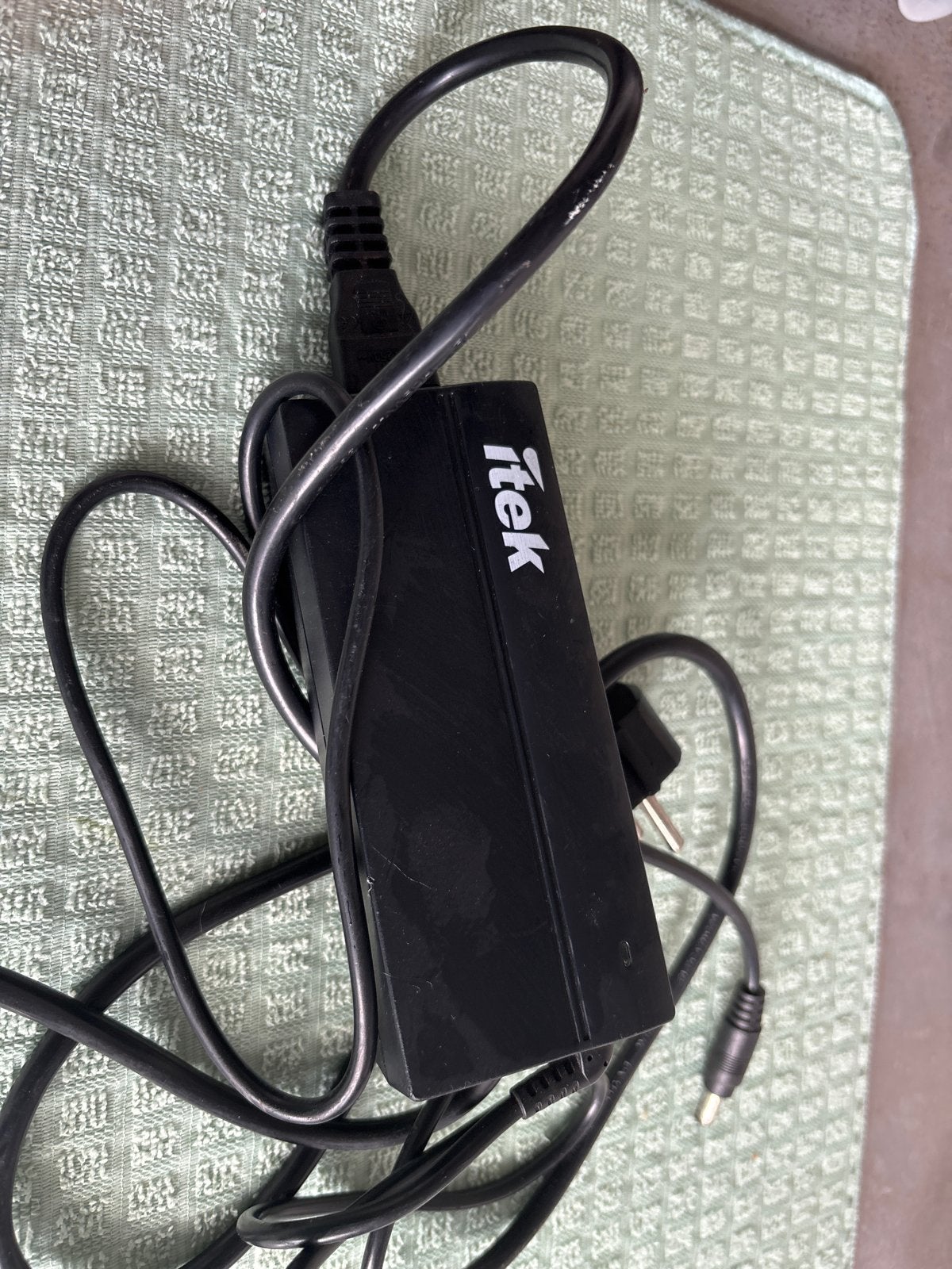 iTek Batterijlader - Model: LDAC-2400500, Ophalen of Verzenden, Gebruikt