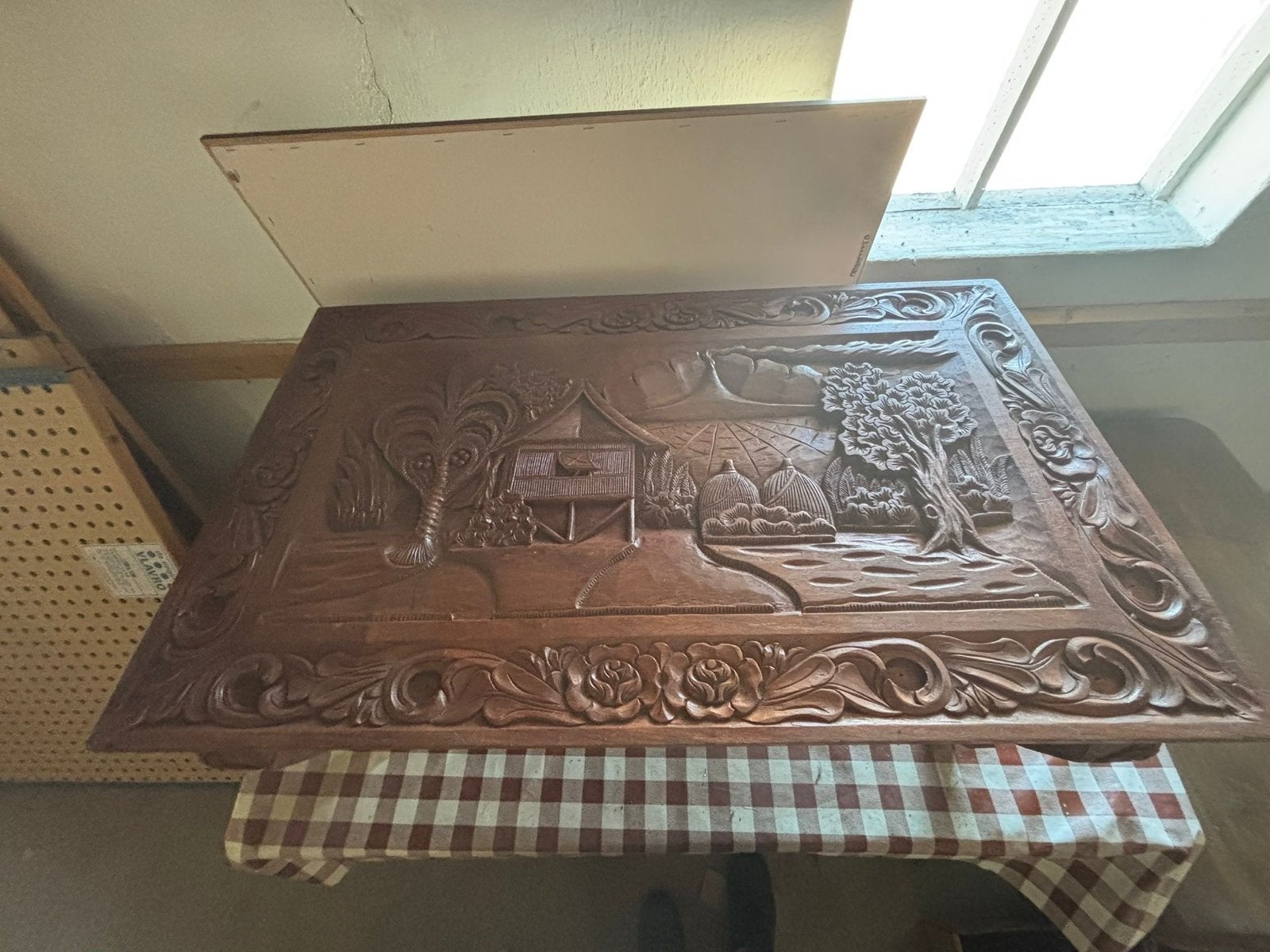 Unieke handgesneden houten salontafel, Ophalen