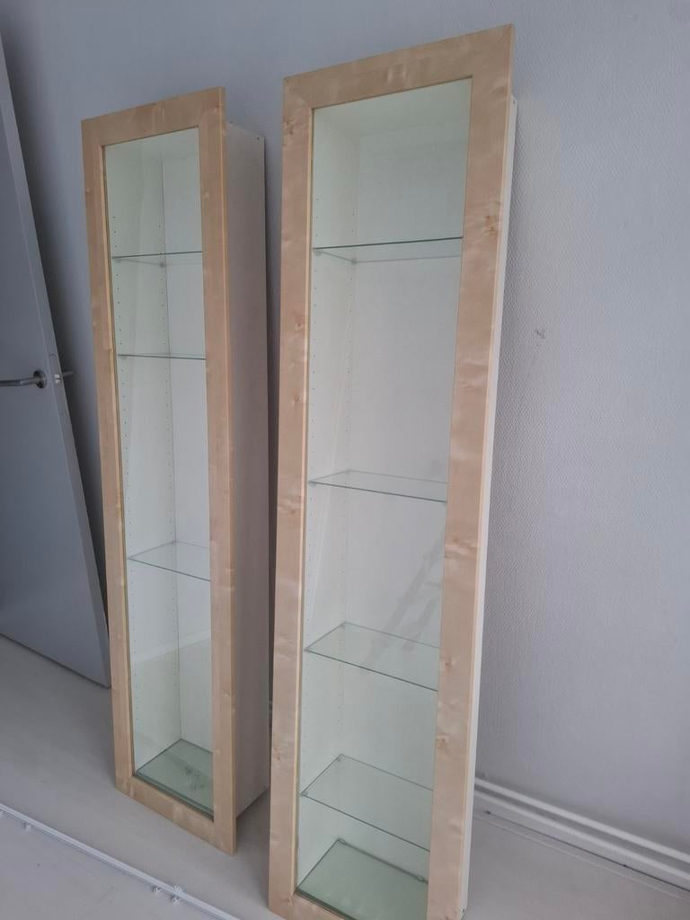 IKEA Bertby Vitrinekasten (2 stuks), Huis en Inrichting, Kasten | Vitrinekasten, Gebruikt, 150 tot 200 cm, Minder dan 50 cm, Minder dan 25 cm