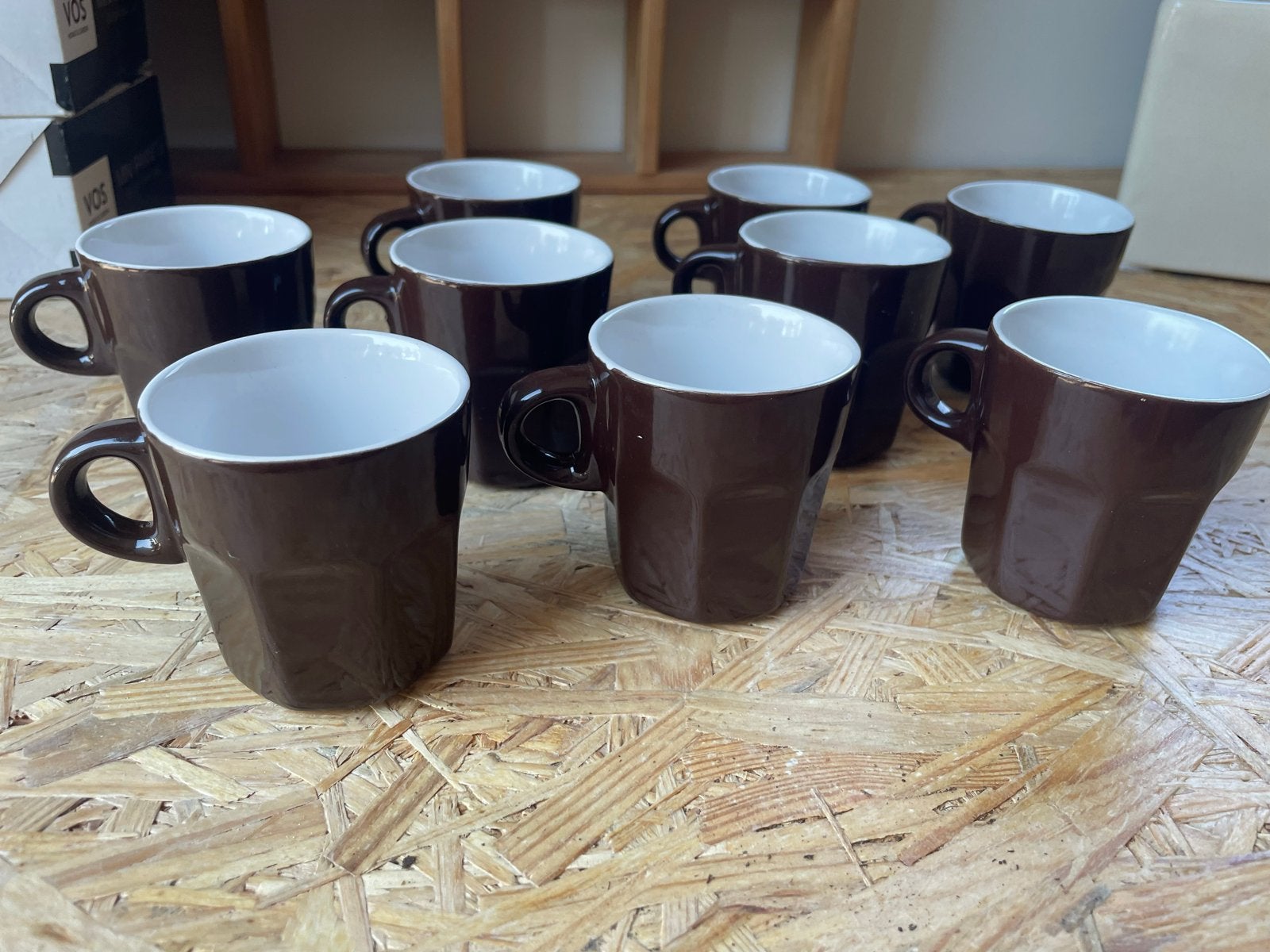 8 Nieuwe Donkerbruine Espressokopjes, Ophalen, Keramiek, Nieuw, Overige stijlen