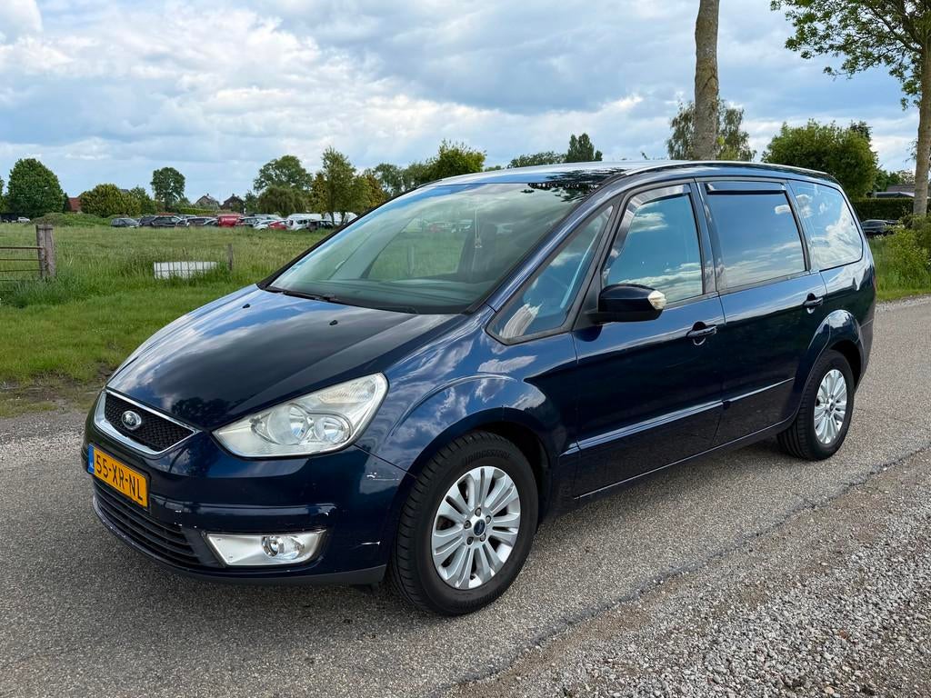 Ford Galaxy 2.0-16V Trend APK 03-2027 NAP Airco 7 Persoons, Voorwielaandrijving, Stof, Gebruikt, Zwart