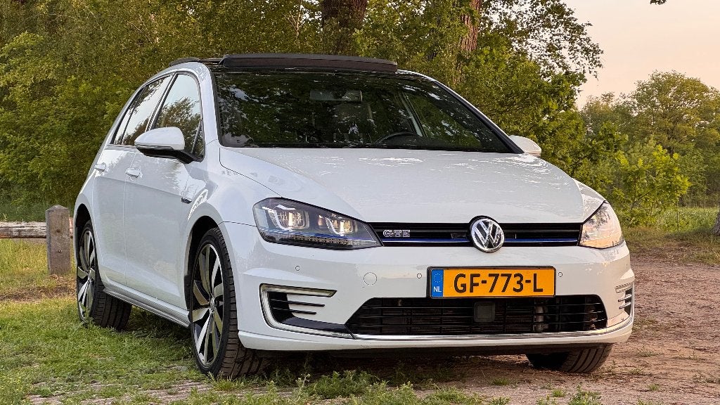 Golf GTE, Pano, Leer, Trekhaak, Keyless, accu revi, 2e eig.., Auto's, Lichtsensor, Zwart, 4 cilinders, Wit
