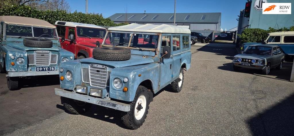 Land Rover 109" STATIONWAGON Overdrive en remschijven., 2286 cc, Gebruikt, Overige modellen, Blauw