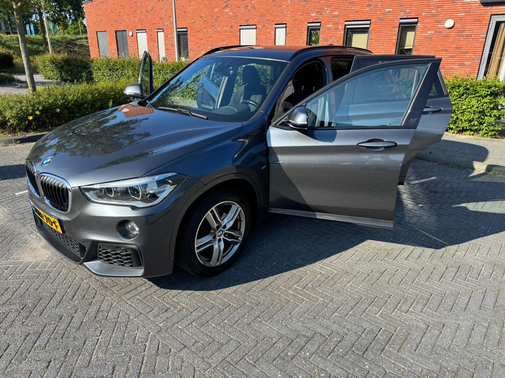 BMW X1 Sdrive18i 140pk Aut 2018 Grijs, Auto's, BMW, Particulier, 3 cilinders, 1405 kg, 1499 cc