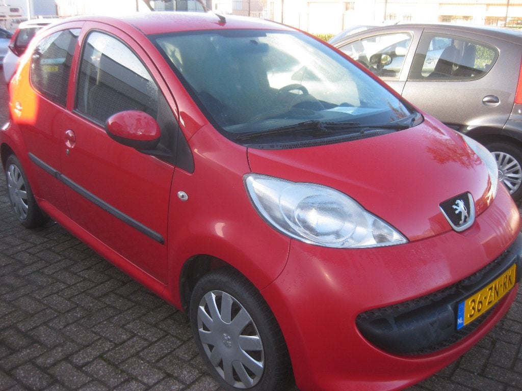 voor bumper, deur, scherm , spatbord  ,peugeot 107, Auto-onderdelen, Ophalen of Verzenden, Voor, Peugeot, Bumper