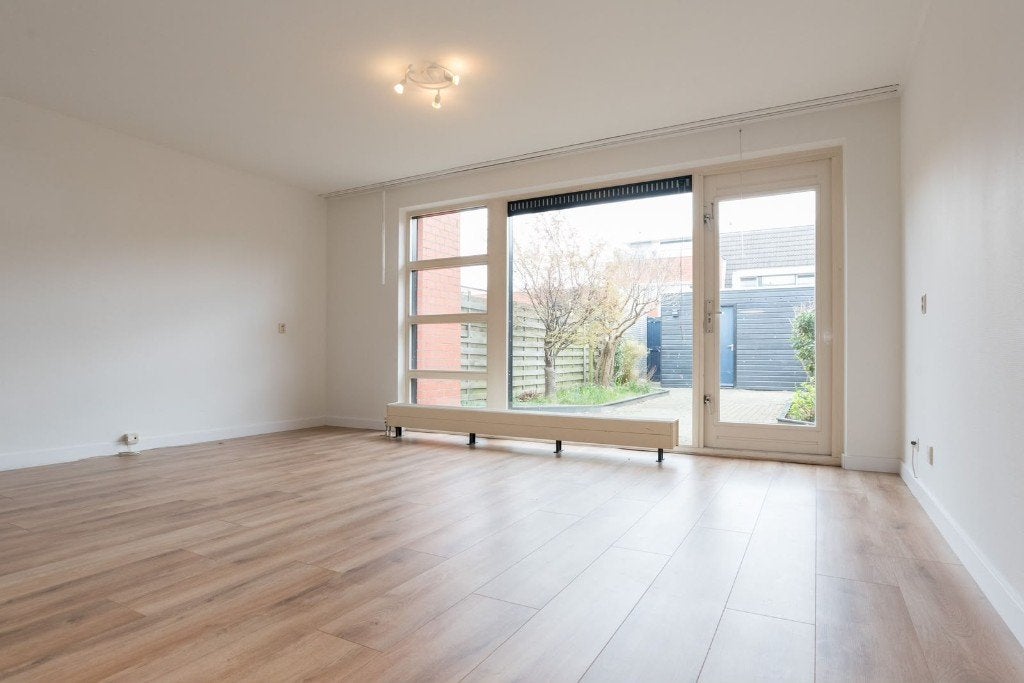 NEW LISTING // Zaandam Het Eiland € 2.400 p/m excl.
