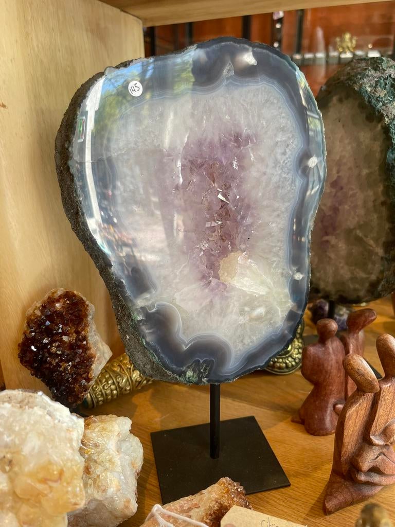 Amethist bergkristal schijf op standaard, Ophalen of Verzenden