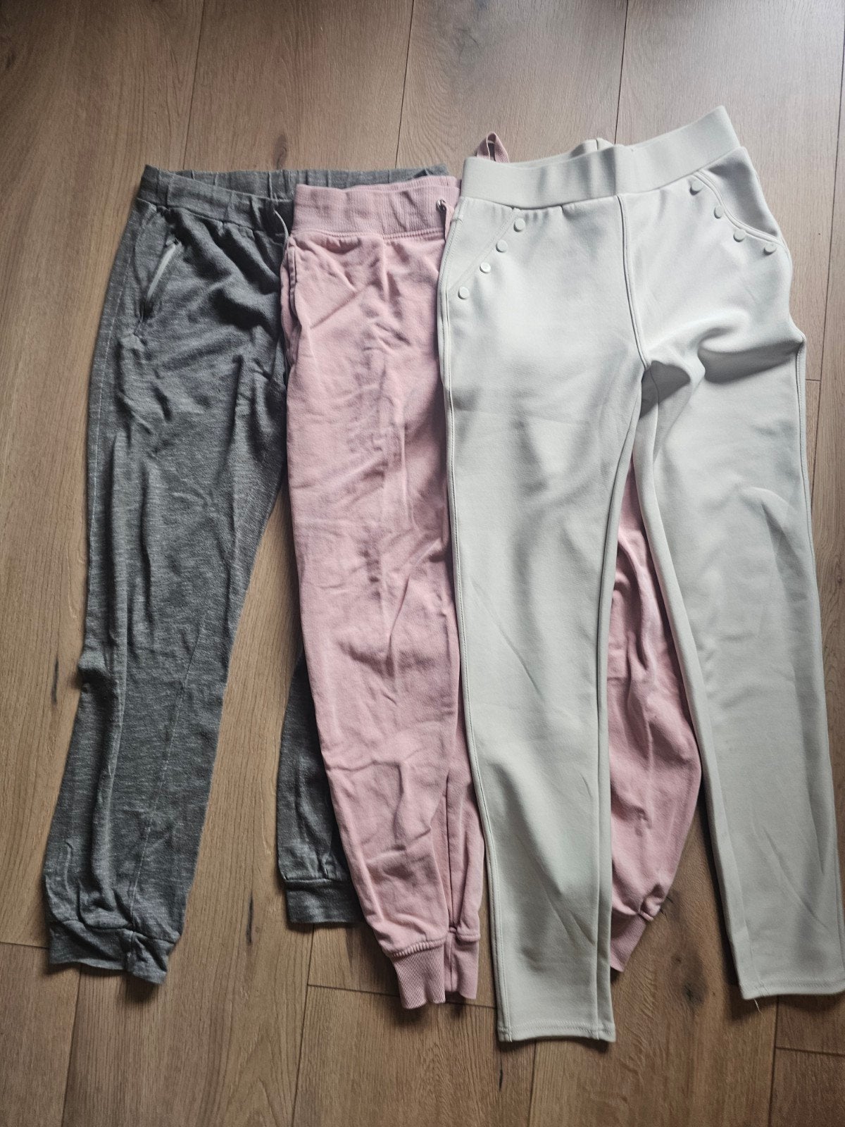 3 joggingbroeken: Dyanna (M), Esmara (M40/42), lichtgrijs, Maat 38/40 (M), Ophalen of Verzenden, Gedragen, Dyanna, Esmara