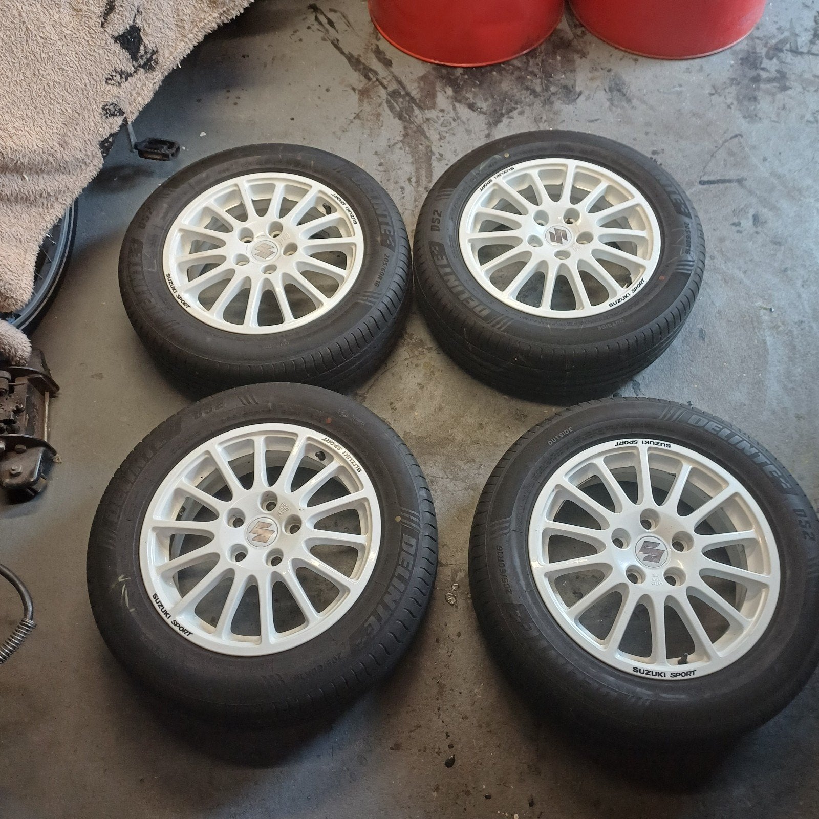 Set van 4 Suzuki Sport velgen met Delinte zomerbanden, Auto-onderdelen, Ophalen, Gebruikt