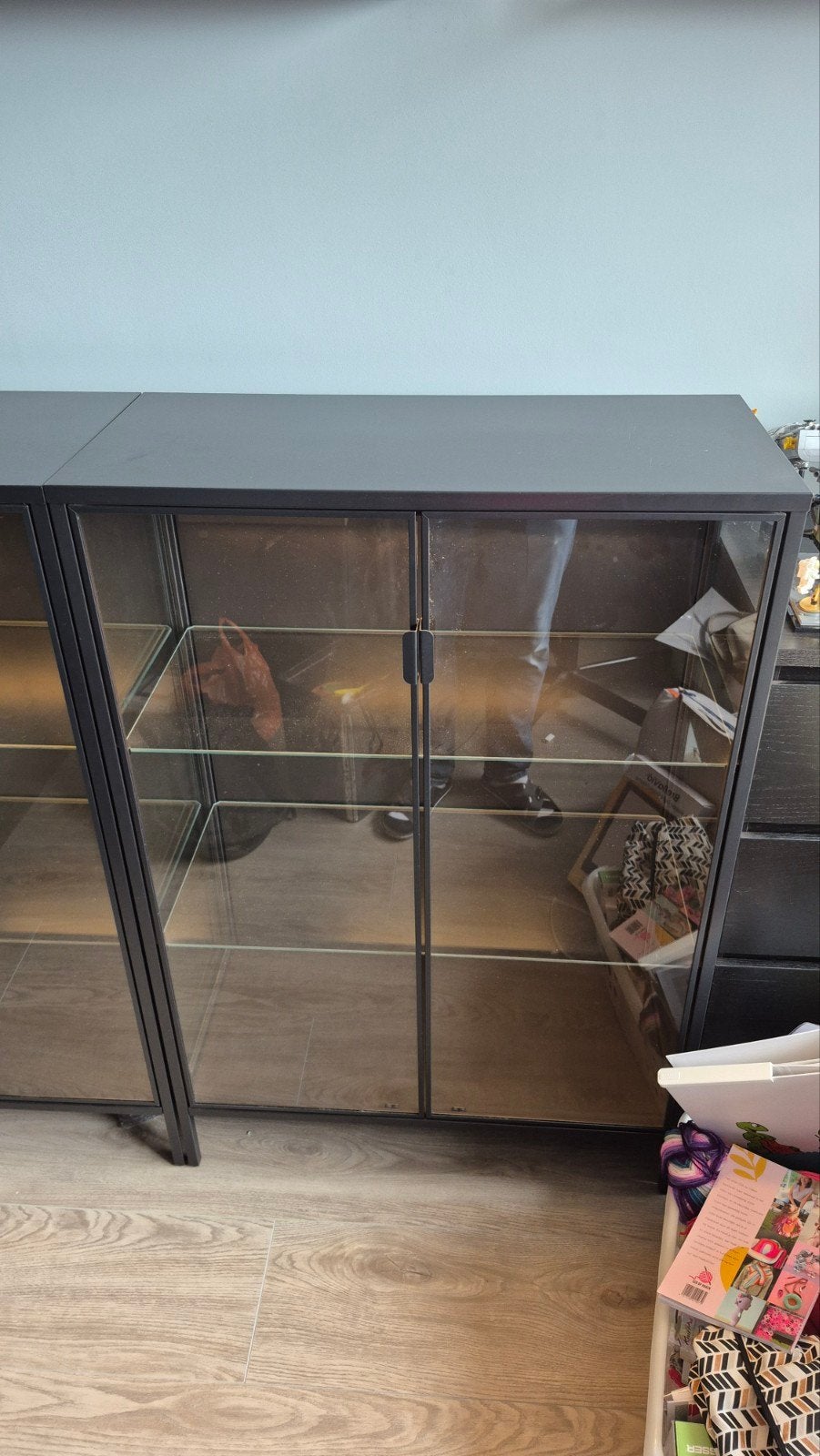 2x Ikea Rudsta Vitrinekasten met Verlichting, 100 tot 150 cm, Glas, 25 tot 50 cm, Gebruikt