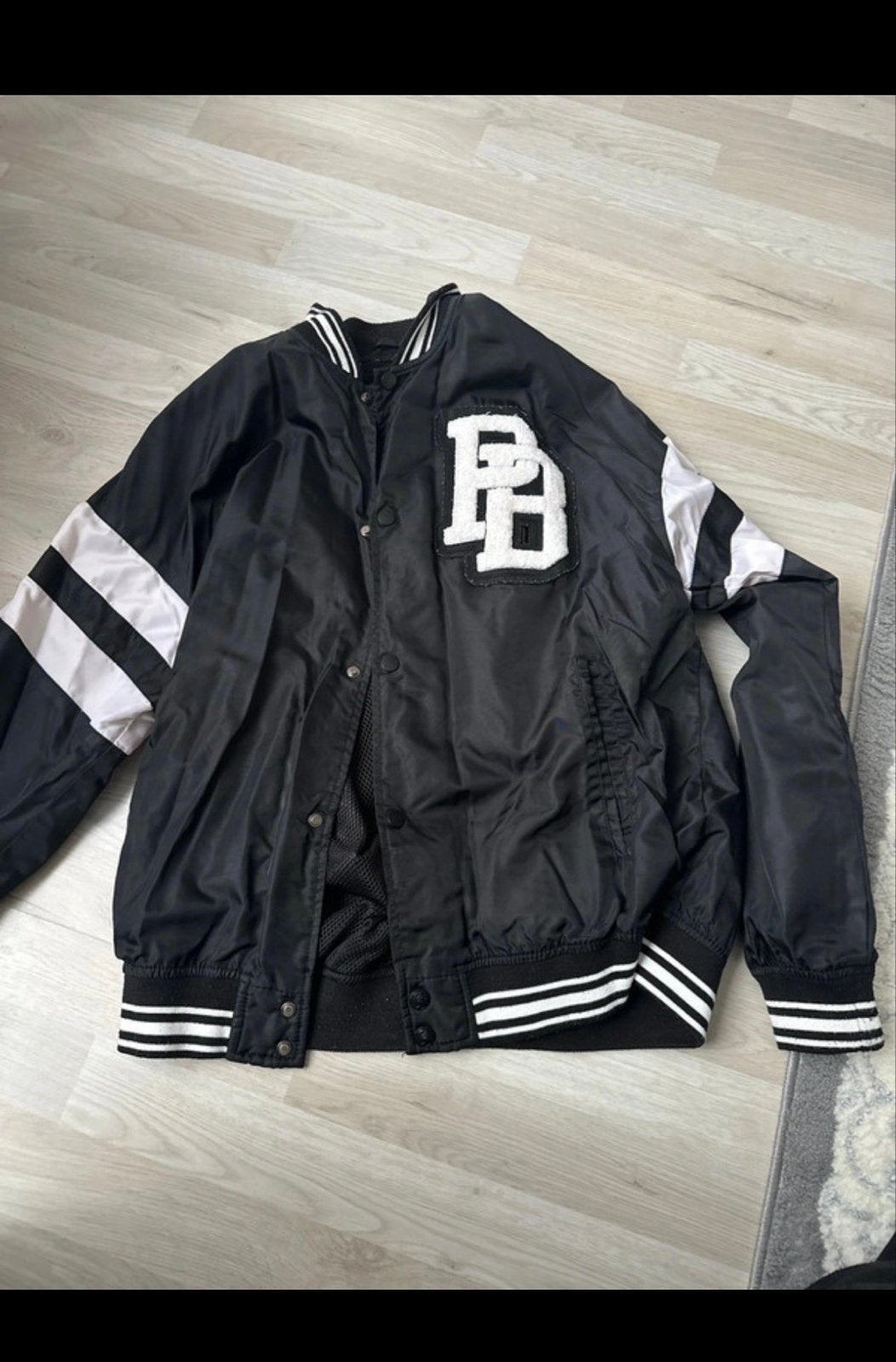 Pull&Bear varsity jack met logo en strepen, Ophalen, Zo goed als nieuw, Maat 38/40 (M), Zwart