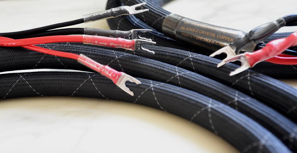 Harmonic Technology Pro 9 plus bi-wire 4.5 mtr., Ophalen of Verzenden, Zo goed als nieuw, 2 tot 5 meter, Luidsprekerkabel