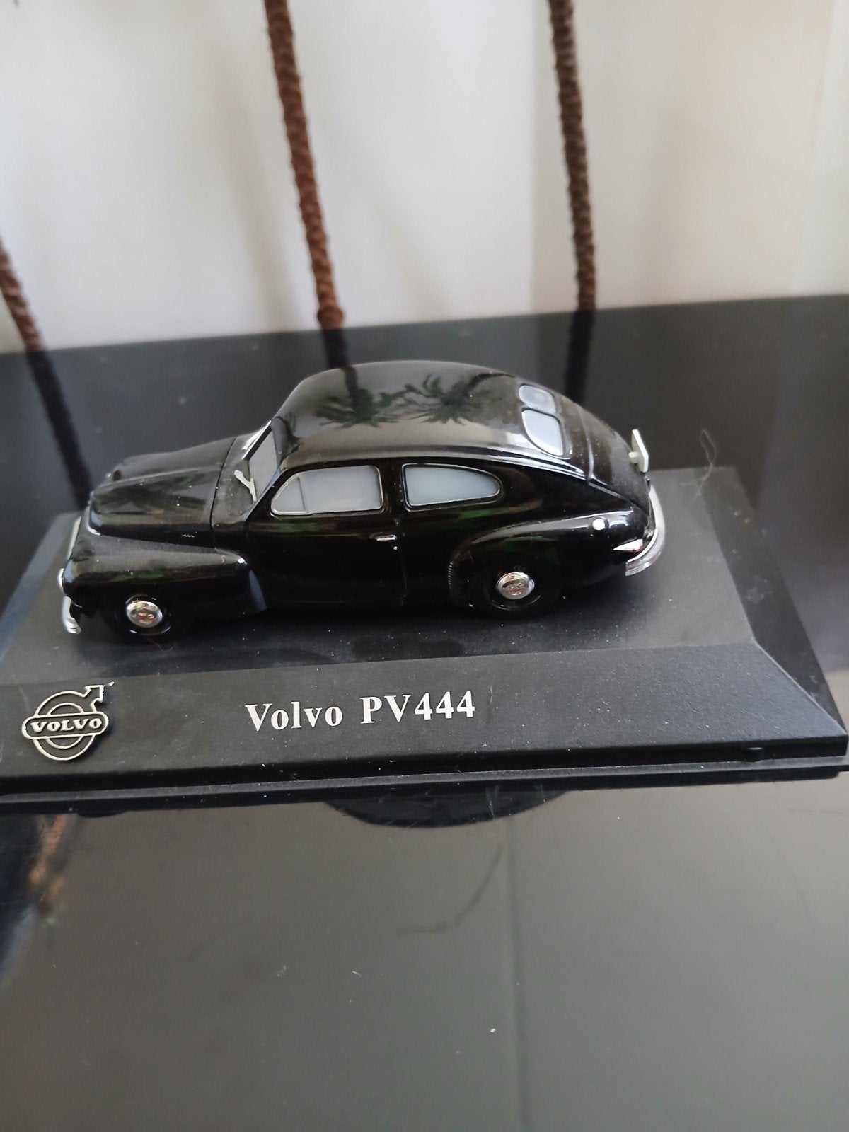 Volvo PV444. Volvo collection Atlas 1:43, Ophalen of Verzenden, Zo goed als nieuw, Auto, Overige merken