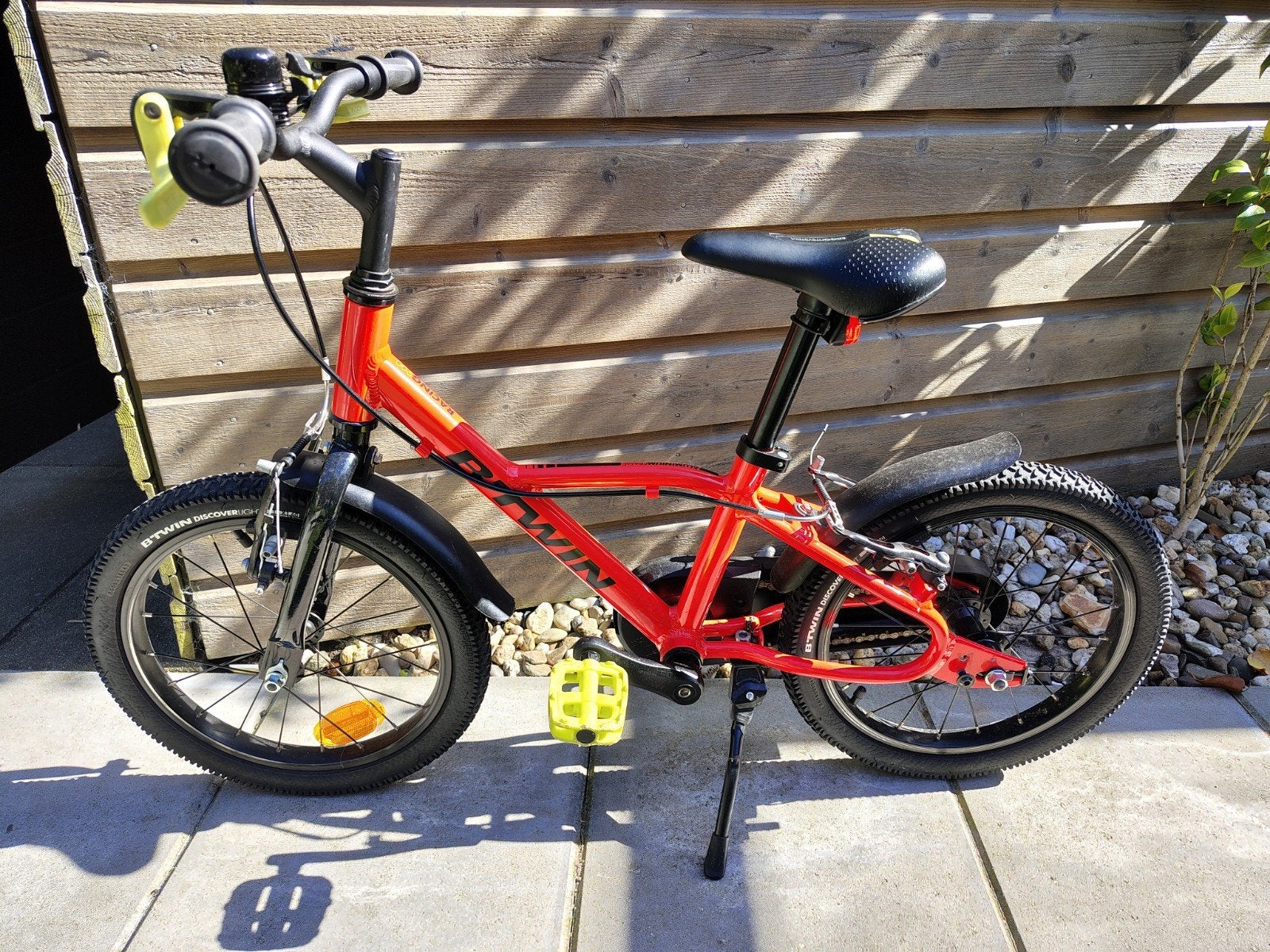 Kinderfiets Btwin racing 900 (rood), Ophalen, Zijwieltjes, Btwin racing 900, Velgrem